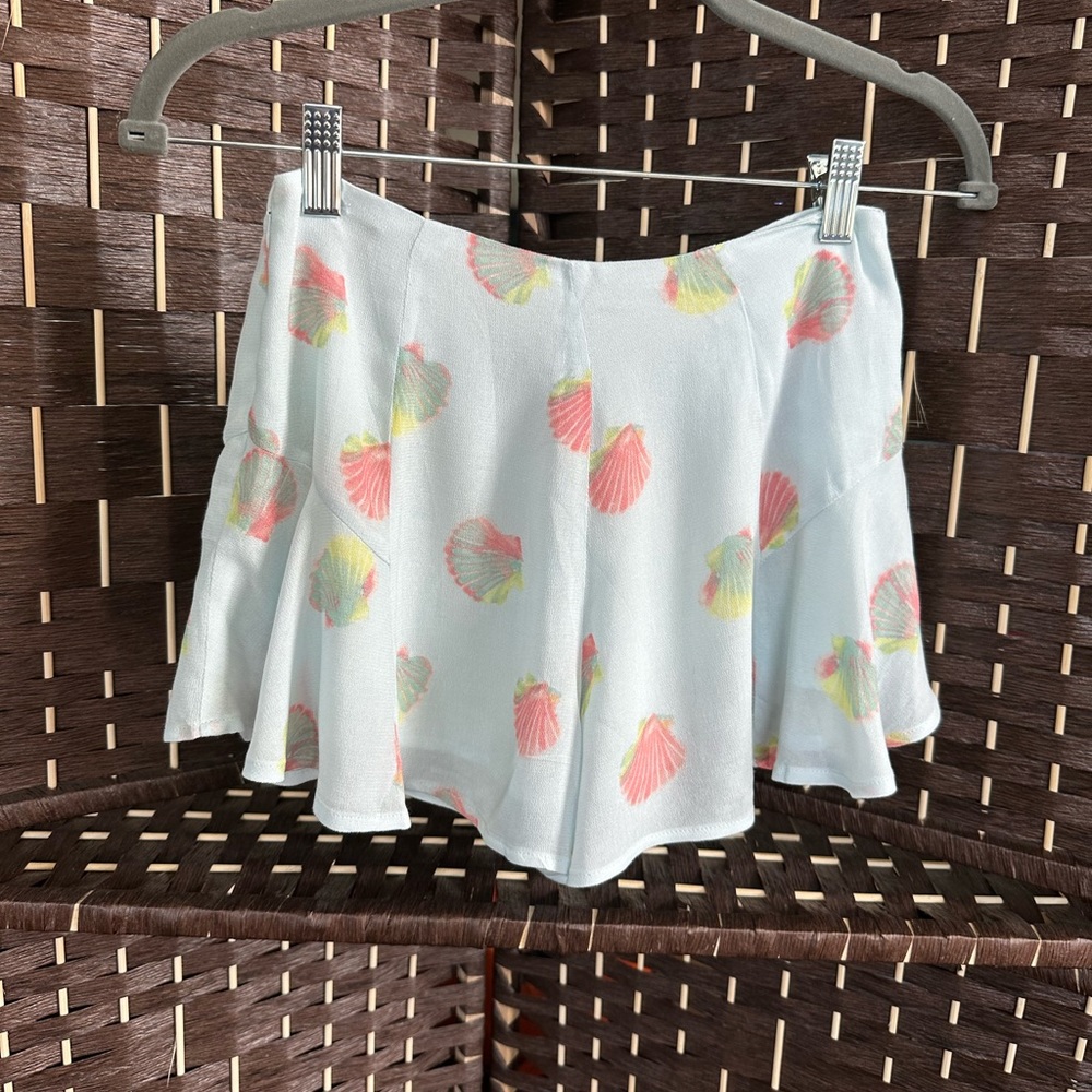 NWT Flowy Shell Print Beach Shorts XS